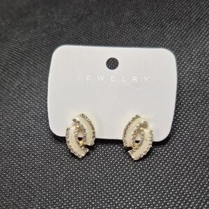 Elegant Gold Colored Silver Stud Rhinestone Earrings Fashion Costume Bridal